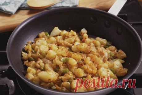 Почему моя мама царапает картошку вилкой перед жаркой