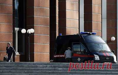 Мужу Блиновской предъявили обвинение в соучастии в неуплате налогов. По данным ГСУ СК по Москве, блогер занизила полученные доходы и не уплатила за период 2019-2021 годов НДС и НДФЛ на общую сумму свыше 918 млн рублей