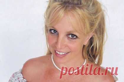 В Госдуме оценили шансы Бритни Спирс на получение российского гражданства. В России хватает «пустых» исполнительных, поэтому получение российского гражданства для Бритни Спирс нежелательно. Так оценил шансы певицы первый зампред комитета Госдумы по культуре Дмитрий Певцов, сообщает радиостанция «Говорит Москва». По его мнению, популярность артиста не является гарантом качества его творчества.