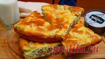 Очень вкусный рыбный заливной пирог! Быстрый и простой рецепт нежного и аппетитного пирога с начинкой из сайры, картофеля и зеленью для всей семьи! Для приготовления теста: мука – 200г; кефир – 0,5 ст.; яйца куриные – 3 шт.; майонез – 2 ст. л.; сахар – 0,5 ч. л.; соль – 1 щепотка. Для начинки: сайра в масле – 300г; картофель – 3-4 шт. среднего размера; яйца – 4 шт.; укроп – пучок; перец черный молотый – по вкусу. Готовим тесто. В глубокой миске соединяем яйца, майонез, кефир, сахар, соль, взби…