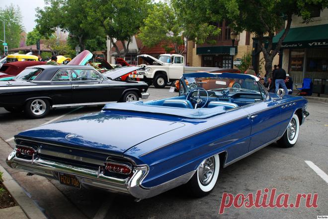 1961 Buick Electra 225 convertible with top down - dk met … | Flickr