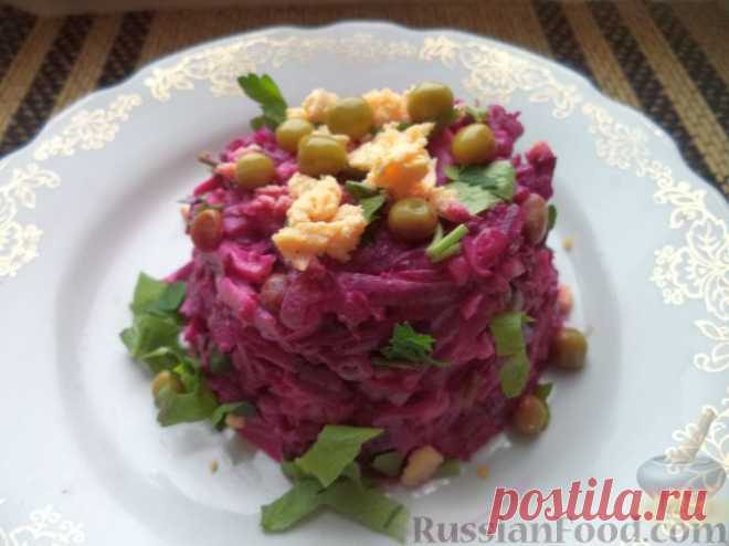Рецепт: Свекольный салат с сыром и яйцом 