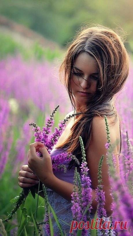 -•०✦✦०•- To be happy is not only to live moments of joy.
It is having the courage to face the moments of sadness
and wisdom to turn problems into learning. -•०✦✦०•-