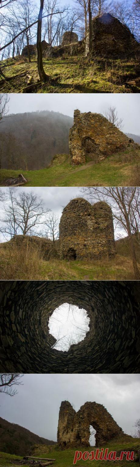 Руины крепости Тыржов / Репортажи / Моя Планета