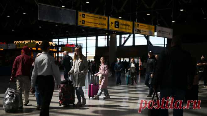 Вылетевшему в Нижний Новгород самолету пришлось вернуться в Москву. Вылетевший из Москвы в Нижний Новгород самолет был вынужден совершить посадку в аэропорту Шереметьево. Об этом пишут "Известия" со ссылкой на источник. По предварительной информации, экипаж сообщил о сложностях с наддувом камеры ...