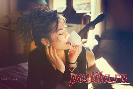 девушка с чашечкой кофе и кот ... картинки: 8 тыс изображений найдено в Яндекс.Картинках