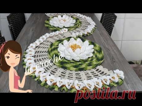 Trilho de mesa Vitória régia de crochê