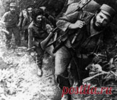 2 декабря в 1956 году Фидель КАСТРО с отрядом прибыл на Кубу с целью государственного переворота