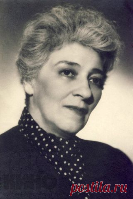 Всю жизнь я страшно боюсь глупых. Особенно баб. Никогда не знаешь, как с ними разговаривать, не скатываясь на их уровень.