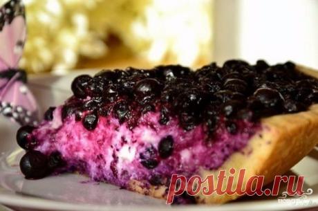 Пирог с творогом и ягодами