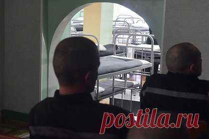 Криминальный авторитет Красава получил срок за организацию в колонии ячейки АУЕ. В Свердловской области российского уголовника Александра Красиева приговорили к десяти годам заключения за занятие высшего положения в преступной иерархии, организацию деятельности ячейки запрещенного в России экстремистского движения АУЕ и применение насилия к другим заключенным.