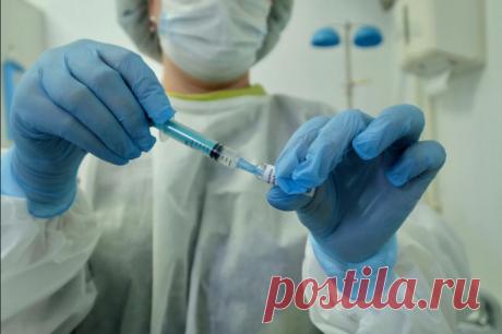 Минздрав разъяснил разницу между вакцинами «Гам-КОВИД-Вак» и «ЭпиВакКорона» 