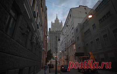 МИД РФ: Москва выступает против форсирования процесса ядерного разоружения. Замглавы ведомства Сергей Вершинин отметил, что такие "идеи носят откровенно нереалистичный, если не сказать деструктивный, характер"