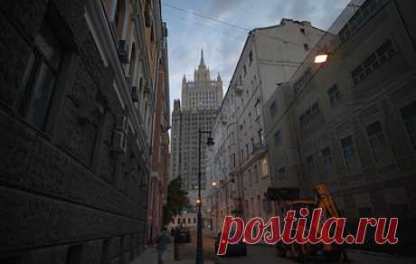 МИД РФ: Москва выступает против форсирования процесса ядерного разоружения. Замглавы ведомства Сергей Вершинин отметил, что такие &quot;идеи носят откровенно нереалистичный, если не сказать деструктивный, характер&quot;