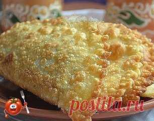 ЧЕБУРЕКИ НА ЗАВАРНОМ ТЕСТЕ !!- ВКУСНОТИЩА  НЕОБЫКНОВЕННАЯ!!!
ОБЯЗАТЕЛЬНО сохраняйте  СЕБЕ такое СОКРОВИЩЕ
ИНГРЕДИЕНТЫ:
Для теста:
● 3,5 стакана муки;
● 1/2 ч. л. соли;
● 1 стакан кипятка;
● 100 г сливочного масла;
● 1 яйцо
Для начинки:
● 500 г мякоти свинины;
● 4-6 луковиц;
● соль, душистый перец - по вкусу;
● подсолнечное масло для жарки.
ПРИГОТОВЛЕНИЕ:
В миске смешиваем просеянную муку и соль, вливаем стакан кипятка и быстро перемешиваем вилкой. Растопленное сливочное масло слегка взбиваем с я