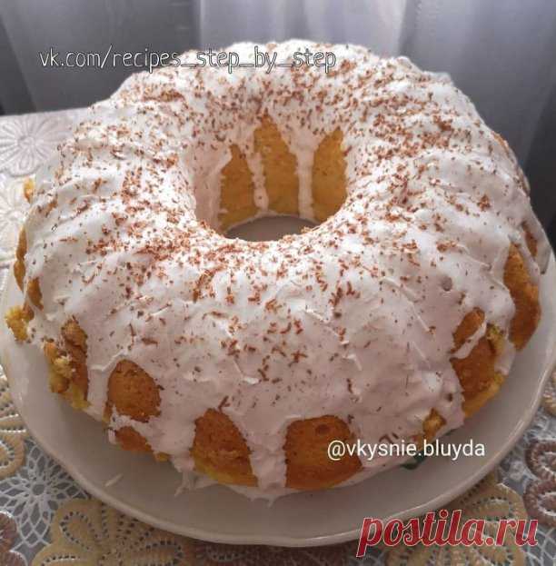 Творожный кекс 
Это очень вкусный кекс

Ингредиенты:
-творог 5-9%-300 гр
-масло сливочное-100 гр
-яйца-4 шт
-мука-300 гр
-сахар-270 гр
-ванилин-1 пакетик
-щепотка соли
-разрыхлитель-2 ч.л. с небольшой горкой

Лучшие рецепты
 Ищите простые рецепты с фото? Рекомендуем подписаться

Приготовление:
Творог пробить блендером. В отдельной ёмкости взбить венчиком яйца, добавить сахар, соль, ванилин, сливочное растопленное масло.
Перемешать и добавить творог, все ещё раз тщательно п...