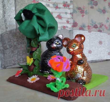 кошка и мышка.