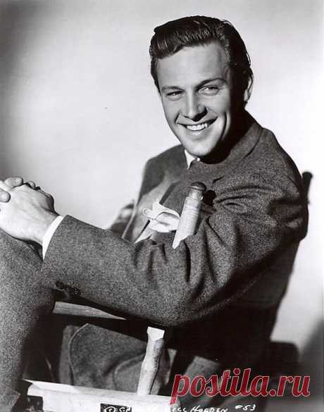 Уильям Холден (William Holden)
- 17 апреля, 1918
 • 12 ноября 1981
