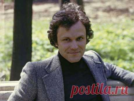 11 отечественных актеров, которых погубил алкоголь 
Владислав ГалкинЕще свежа память об умершем в 38 лет Владиславе Галкине. Он умер от хронического заболевания поджелудочной железы и панкреатита, вызванных злоупотреблением алкоголем. Но согласно закл…