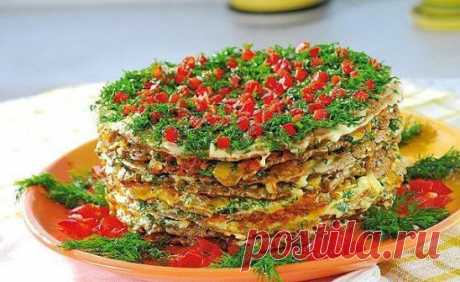 ПЕЧЕНОЧНЫЙ ТОРТ
Торты бывают и не сладкие, но тоже вкусные и красивые! Сегодня у нас печеночный торт из куриной печени. А чтобы он был посимпатичнее, украсим его морковкой и разноцветными цветами из овощей...
ПОТРЕБУЕТСЯ:
Полкилограмма куриной печени, две ложки муки, две луковицы, две ложки муки, две морковки, два сырых яйца, легкий майонез, соль, перец и пару зубчиков чес