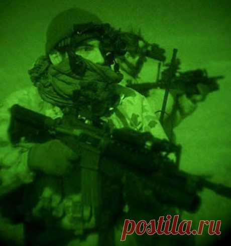 РЕЦЕПТЫ ВЫЖИВАНИЯ ПРИ ДЕЙСТВИЯХ В РАЗВЕДКЕ 


1.Чтобы неслышно чихнуть или кашлянуть, если нет возможности сдер­жаться, следует широко открыть рот, выдохнуть побольше воздуха из лег­ких и, прикрыв рот и нос скомканной материей, прокашляться ил…