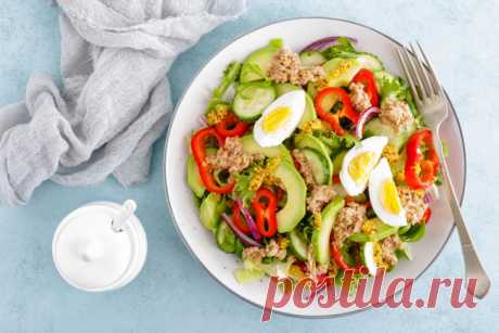 Рецепт на 8 Марта: салат из тунца и свежих овощей Вкусный и освежающий праздничный салат