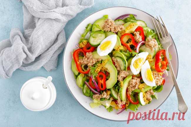 Рецепт на 8 Марта: салат из тунца и свежих овощей Вкусный и освежающий праздничный салат