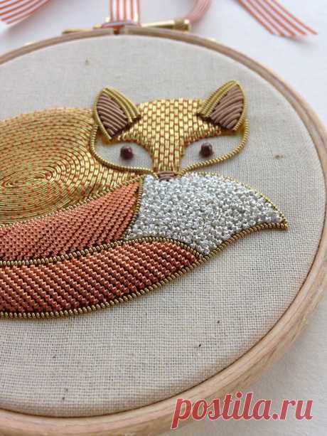 Найдено на сайте royal-needlework.org.uk.