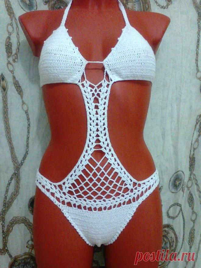 Вязаный купальник монокини из хлопковой пряжи.