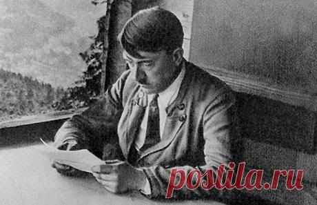 Почему завещание Гитлера оказалось пророческим Ключевые политические тексты Адольфа Гитлера в нашей стране изучает в основном узкий круг профессиональных историков. В числе таких малоизвестных документов – «Завещание Гитлера», написанное фюрером за день до самоубийства в осаждённом Красной Армией Берлине. Несмотря на искажённый характер мировоззрения нацистского диктатора, он сумел предвидеть многие события послевоенной истории Европы и всего мира.