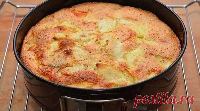 Бесподобно нежная шарлотка. Самая вкусная! - interesno.win Это самый вкусный вариант для шарлотки. Сохрани рецепт! Ингредиенты ✓ 2-3 яблока,...