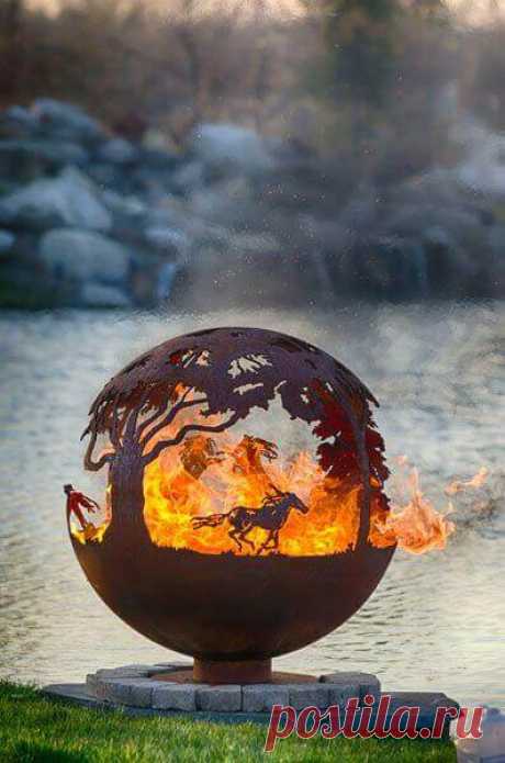 Дизайнерские огненные шары в саду ~ Planetalsad
