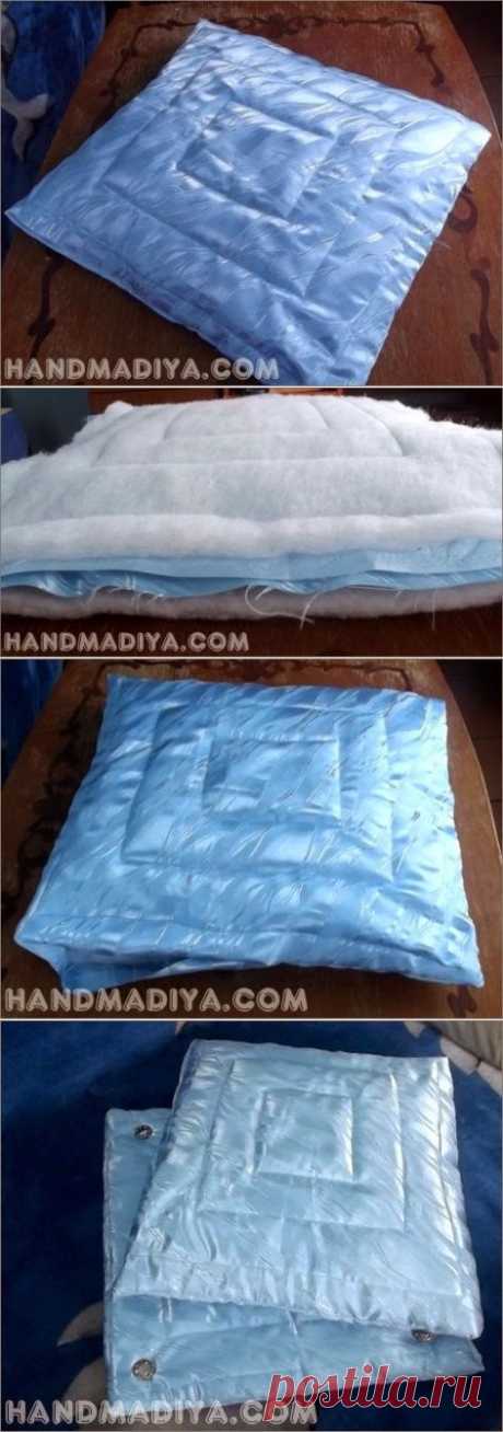 Стеганая подушка - думка из голубого атласа. Quilted satin pillow ~