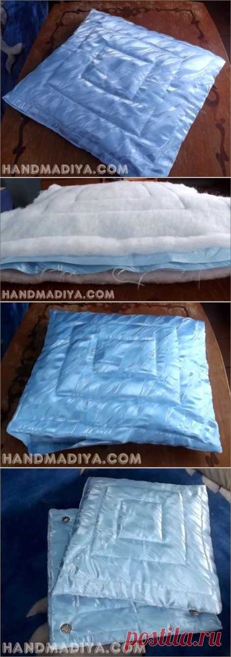Стеганая подушка - думка из голубого атласа. Quilted satin pillow ~