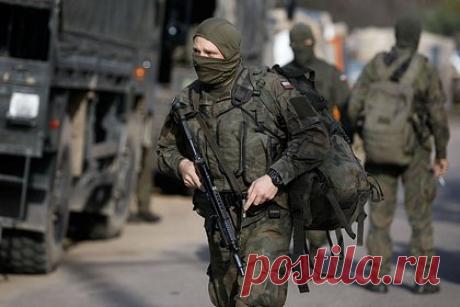 Стало известно об оттоке военных из европейских армий. Ряд европейских государств столкнулся с проблемой оттока кадровых военных из вооруженных сил. Как пишет Politico, на прошлой неделе министр обороны Франции Себастьян Лекорню представил доклад о мерах поощрения действующих солдат. Отмечается, что численность бундесвера в Германии сократилась на 1,5 тысячи человек.