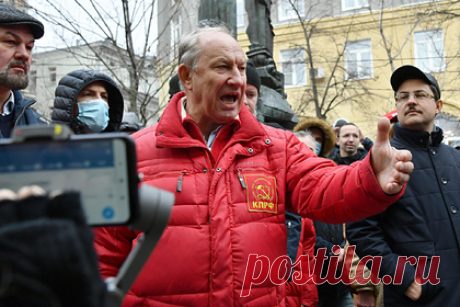 Рашкин сравнил свое дело с убийством Кеннеди. Депутат Госдумы от КПРФ Валерий Рашкин сравнил дело о незаконной охоте в Саратовской области, фигурантом которого он является, с убийством 35-го президента США Джона Кеннеди. Политик пояснил, что на одном из федеральных каналов делу об убийстве лося посвятили 4 часа 26 минут.