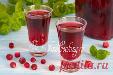 Клюквенный ликер Клюковка Красивый, вкусный, очень насыщенный домашний ликер или сладкая настойка Клюковка.