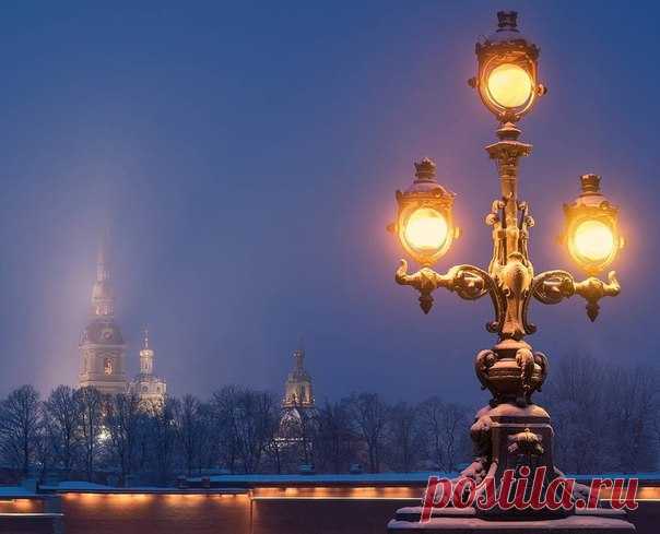 Санкт-Петербург. На Троицком мосту.