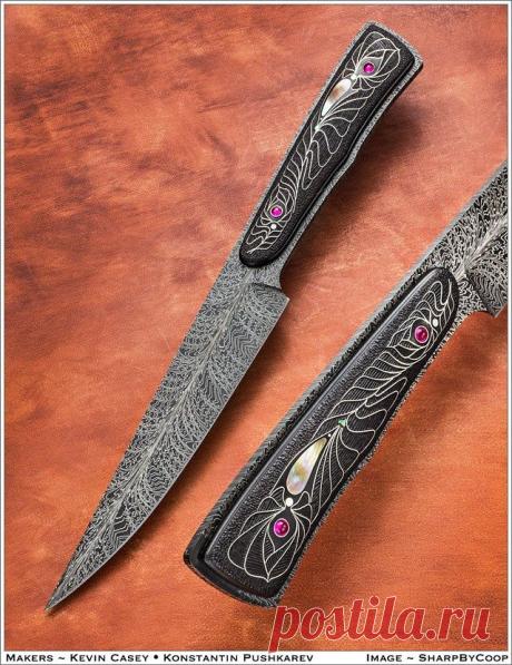 Нож от Kevin Casey и Konstantin Pushkarev. Дамасская сталь. Всечка белым металлом. Перламутр.