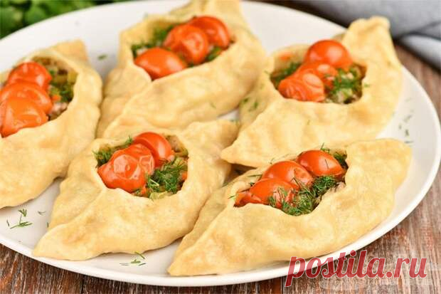 (37) Лодочки с мясом и овощами на пару. Просто готовить, вкусно и красиво - Будет вкусно - 19 мая - 43713945742 - Медиаплатформа МирТесен Покажу замечательную сочную начинку из мяса, овощей и отличное пресное тесто. Оно еще прекрасно подходит для приготовления чебуреков, мантов и пельменей. Тесто замешивается очень быстро и просто. Эти лодочки хороши тем, что они красивые, готовятся просто и нет никаких ограничений в начинках. - 19 мая - 43713945742 - Медиаплатформа МирТесен