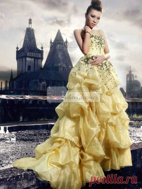 Universe of goods - Buy "Brilliant Ball Gown Spaghetti Straps Court Train Pick-Ups Prom Dresses201901" for only 210.07 USD.