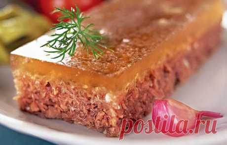 Блюда русской кухни, которые шокируют иностранцев Многие из нас не понимают, как это французы могут есть лягушек, а китайцы – кузнечиков. Однако и в русской национальной кухне есть блюда, которые шокируют большинство иностранцев.