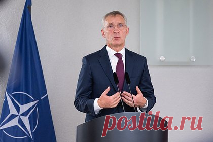 Генсек НАТО заявил об опасности для альянса в случае победы России на Украине. Генеральный секретарь Североатлантического альянса Йенс Столтенберг выразил мнение, что победа России в конфликте на Украине представляет опасность для НАТО и сделает альянс более уязвимым. По его словам, страны военно-политического блока должны продолжать оказывать поддержку Украине, потому что это в их интересах.