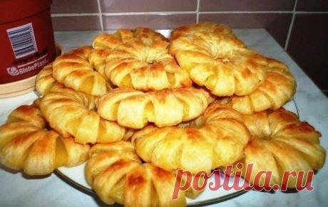 Новости
Ананасы в тесте
О
Ингредиенты для ананасов в тесте:
Ананасы — 18 колечек (примерно одна большая баночка или две маленькие)
Тесто готовое слоеное — 1 упаковка
Желтки — от двух яиц
Ванильный сахар, ромовый сироп или иной ароматизатор —