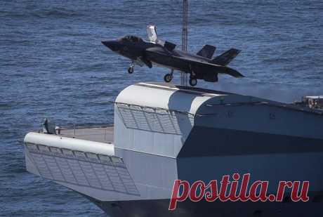 «Куин Элизабет»: самый неоднозначный британский авианосец Низкий старт За последнее время к истребителю укороченного взлета и вертикальной посадки F-35B приковано особое внимание. Напомним, он нанес первые в своей истории авиаудары в реальной боевой обстановке. Самолет атаковал в Афганистане цели группировки «Талибан». Этот знаменательный дебют омрачило