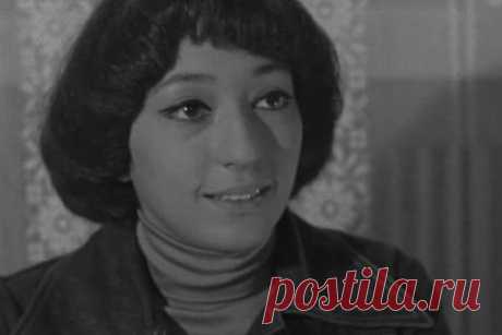Умерла вторая жена Константина Райкина. Умерла советская актриса Алагез Салахова. 70-летняя артистка скончалась 19 сентября в Баку. Последнее время она проходила лечение за границей. Актриса дебютировала на экранах в 1978 году, сыграв Севиль в драме студии «Азербайджанфильм» «Юбилей Данте». Салахова была второй женой актера и режиссера Константина Райкина.