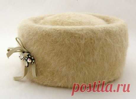 Vintage Jackie-O pillbox hat