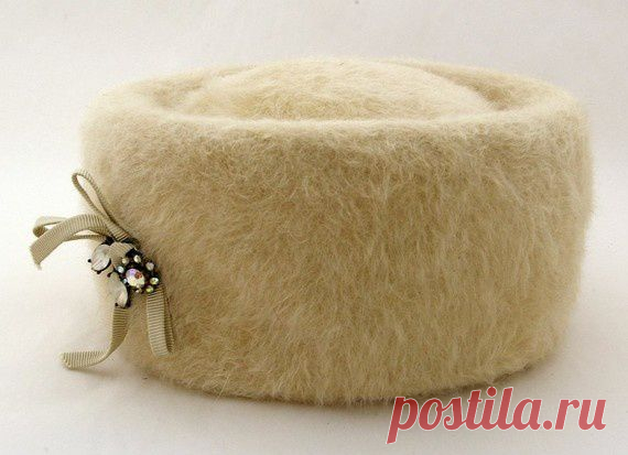 Vintage Jackie-O pillbox hat