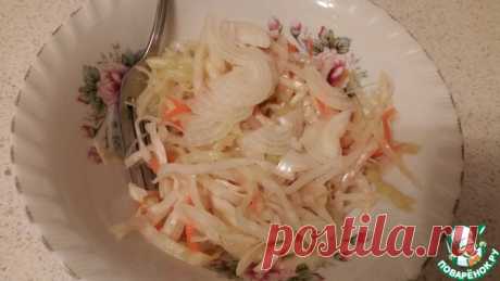 Квашеная капуста с кусочком ржаного хлеба Кулинарный рецепт
