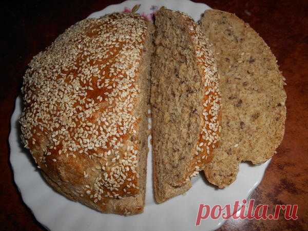 Выпекаем самый вкусный хлеб дома  

Для приготовления домашнего хлеба нам потребуется:

мука пшеничная 
мука ржаная
мука кукурузная
отруби пшеничные
семя льна
дрожжи
сахар
яйцо куриное
масло растительное
семя кунжута
соль
вода

 (в с…